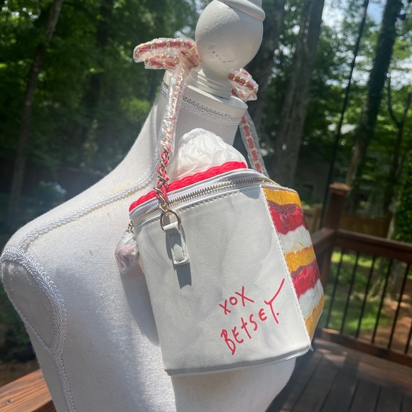 Betsey Johnson Shortcake Purse Kitsch NWT - Picture 16 of 16